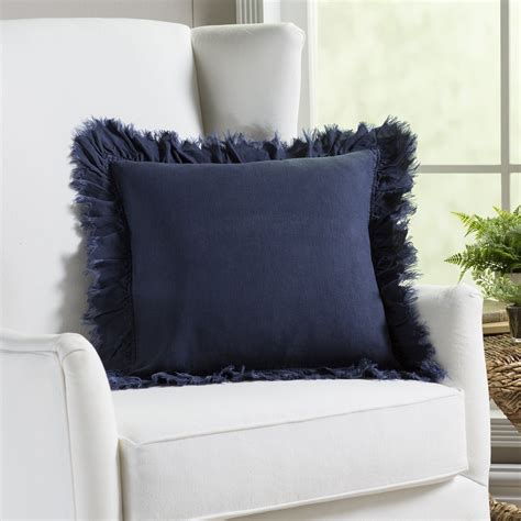 Review Of Latest Trends In Throw Pillows For Small Space