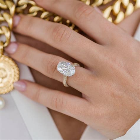 latest trends in diamond engagement rings