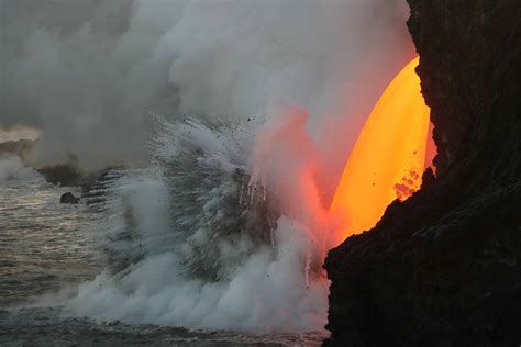 lava flow into ocean hawaii