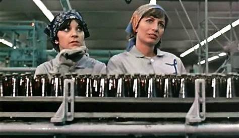 Laverne And Shirley Glove Gif Can You Guess The TV Show From An Animal In The Opening