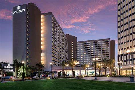 lax hotels with early check-in