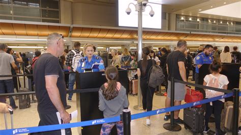 lax tsa wait time