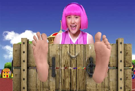 lazytown stephanie feet