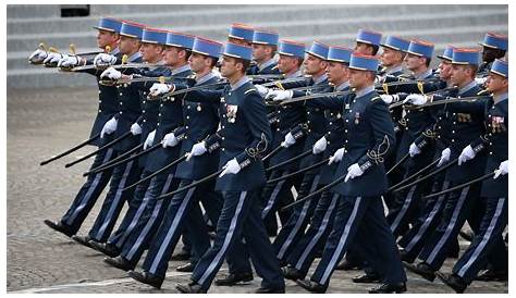 Le Service Militaire Obligatoire La Suède Rétablit Monde