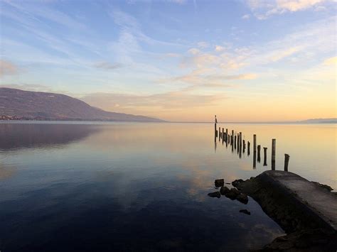 le lac de neuchatel