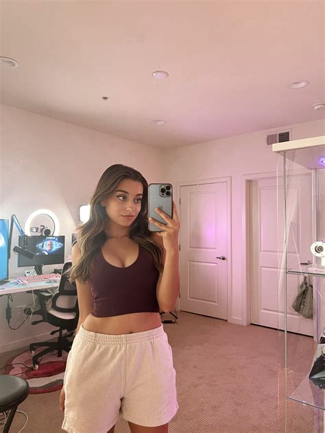 lea martinez twitter