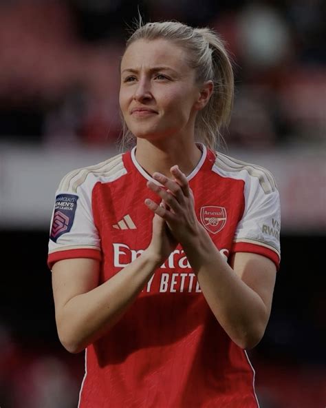 Leah Williamson x Reader: A Surprising Twist