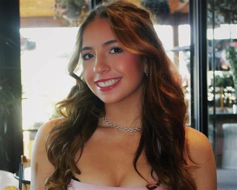 Inside Hank Handy’s Private Nudes: Shocking Shots No One Sees!