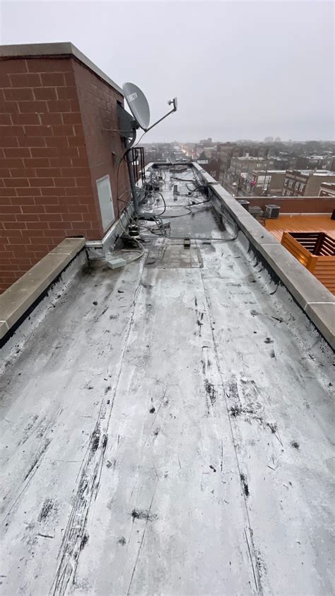 Leaky roof in Chicago