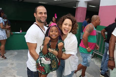 leandra leal e sua filha