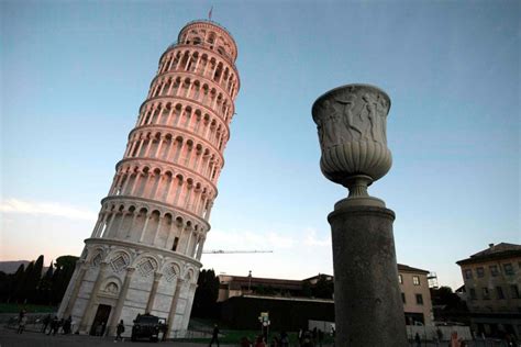 leaning tower in italy to collapse