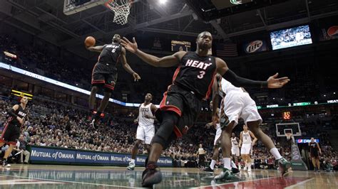 lebron james dwyane wade dunk