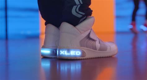 Blinkende Damen Sneakers Led Light Farbwechsel Schuhe 77824 LED Licht