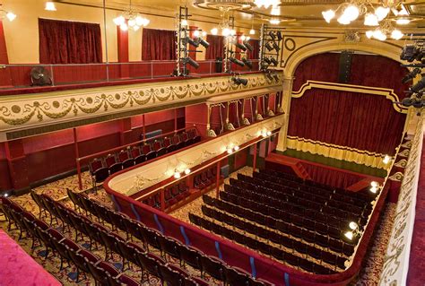 leeds city varieties