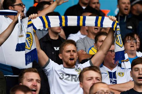 leeds fans at leicester