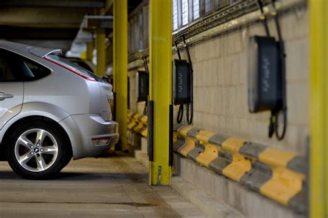 leeds rail station car park