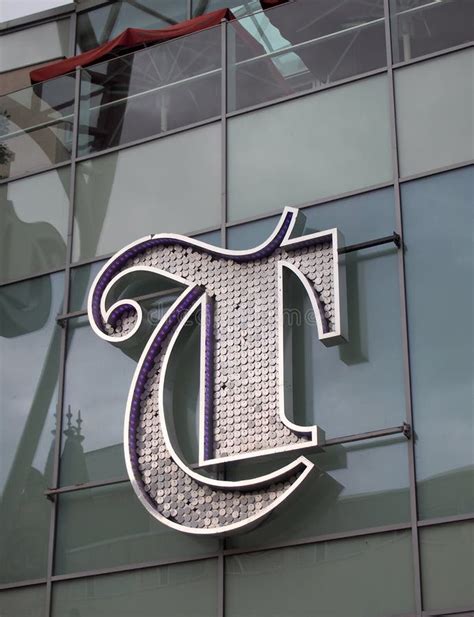 leeds trinity shopping centre logo