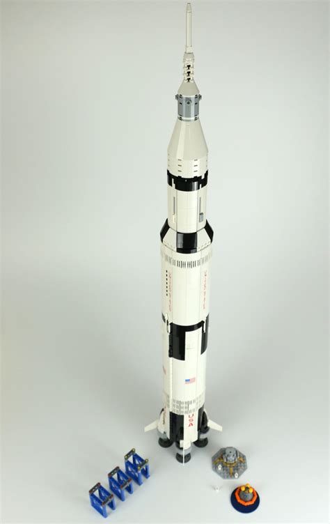 Lego Launches Nasa Apollo Saturn V Set (Time Lapse Build Video) |  Collectspace