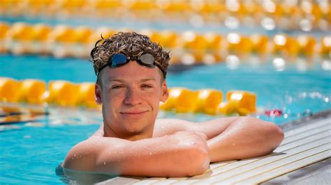 leon marchand swimming