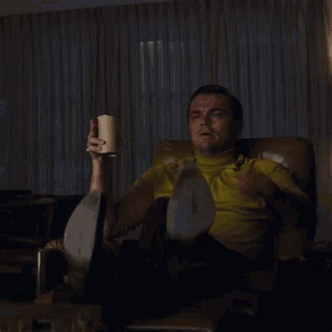 leonardo dicaprio gif pointing