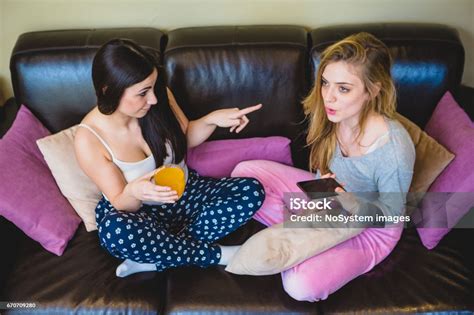 lesbian roommates