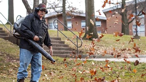 Town Meeting Replaces Seasonal LeafBlower Ban with
