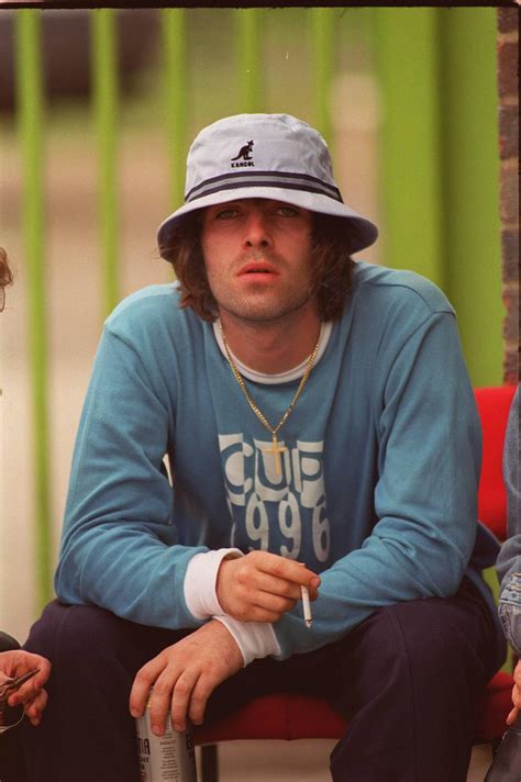 liam gallagher 90s outfits