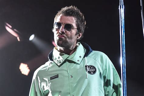 liam gallagher with glasses