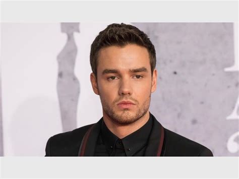 Liam Payne Born √ Albums Songs Playlists Listen On Deezer Sign Up To The Newsletter To