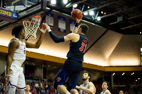 liberty flames men's basketball score