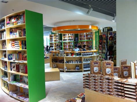 librarie iulius mall iasi