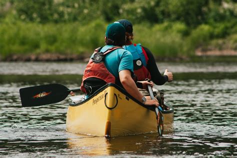 life jackets canoeing