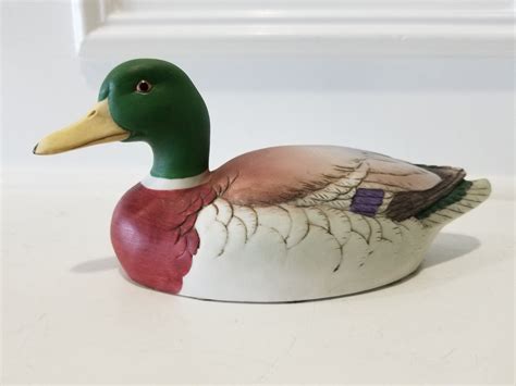 www.vakarai.us:life size ceramic duck
