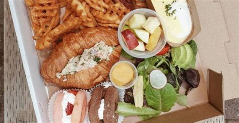 Light Cafe Brunch Box