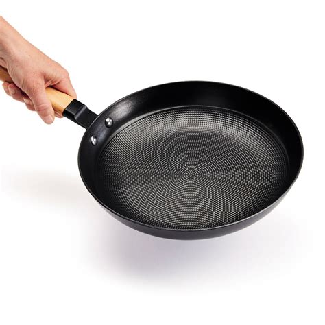 light cast iron fry pan