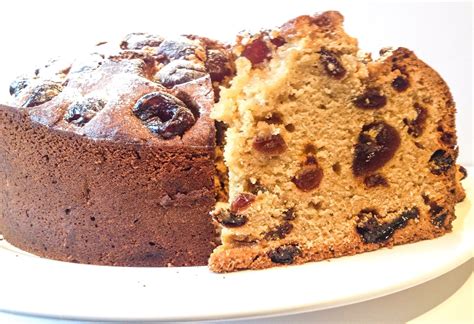 Farmhouse Fruit Cake with a Marzipan Layer Inside GBBOBloggers2015