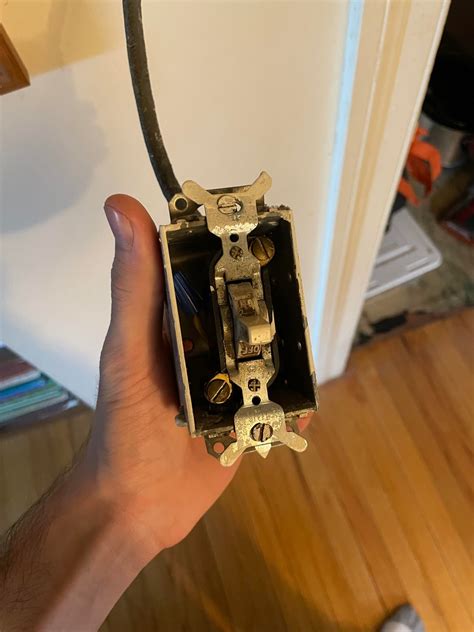 Light In Closet Not Working