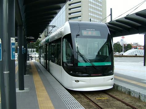light rail in japan
