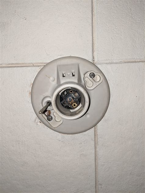 Light Socket With No Threads