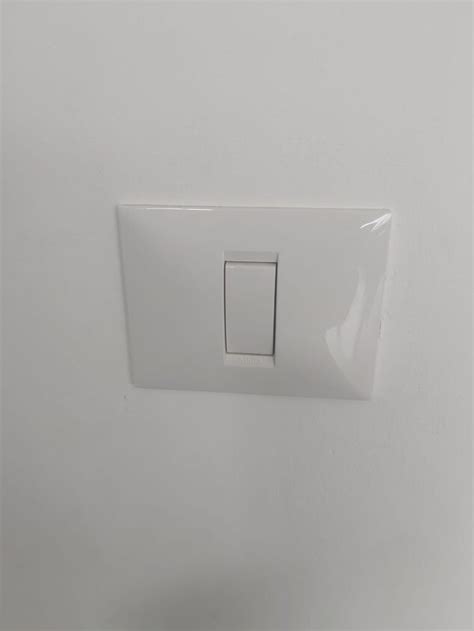 light switch won't work unless other switch is on