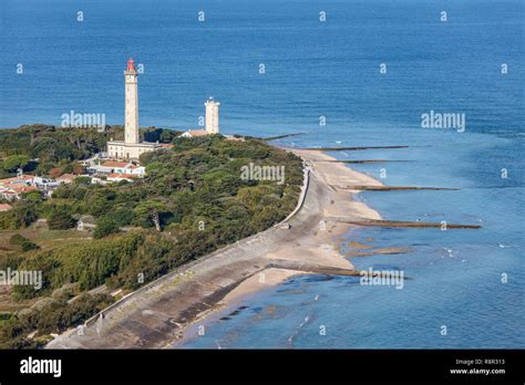 lighthouse of baleines