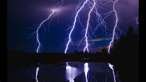 lightning thunder heavy rain sounds