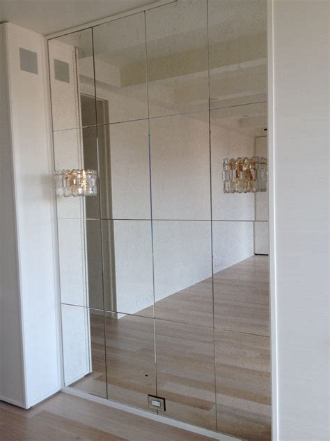 Lightweight Mirror Wall