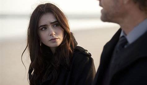Lily Collins Stuck In Love Gif Kiss Kiss Spreads The PostMet