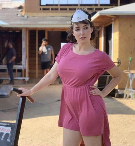 Milana Vayntrub is known for playing Lily Adams in AT&T television commercials. We found the