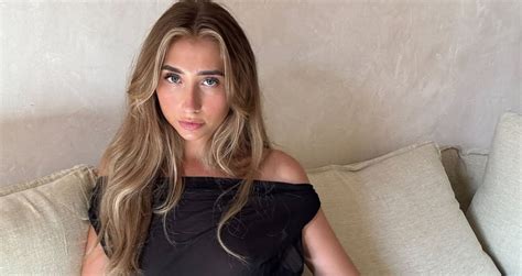 5 Facts Lily Phillips