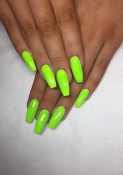 Lime Green Acrylic Nails: The Trendy Nail Color Of 2023