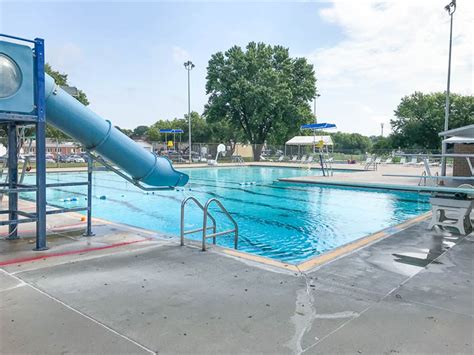 lincoln city swimming pool
