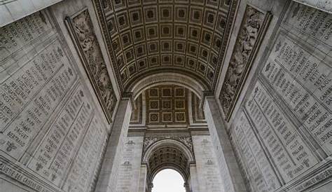 Linterieur De Larc De Triomphe Vue L'intérieur Du Toit L'arc à Lisbonne