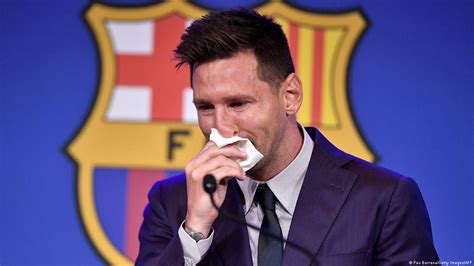 lionel messi transfer fee